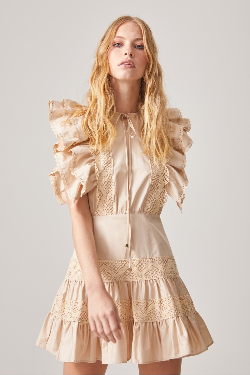 VESTIDO ROMANTICO BEIGE...