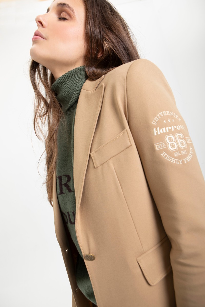 CHAQUETA BLAZER BÁSICA CAMEL