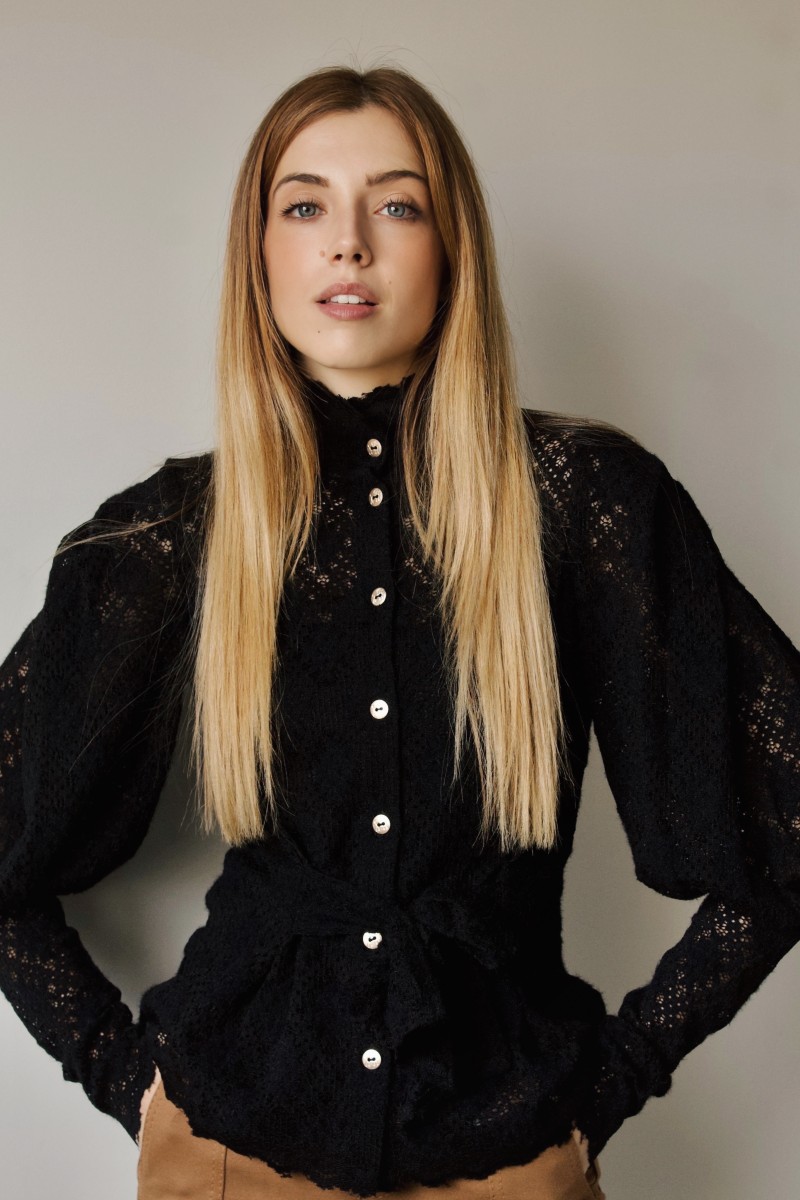 BLUSA ENCAJE LAZADA NEGRO